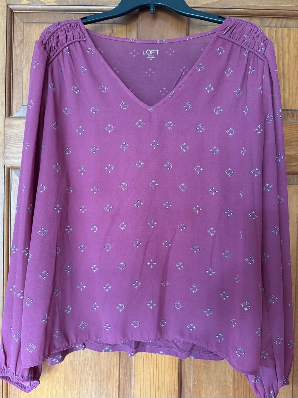 LOFT Pink/Mauve V-Neck Long Sleeve Top with Silver Accent Print